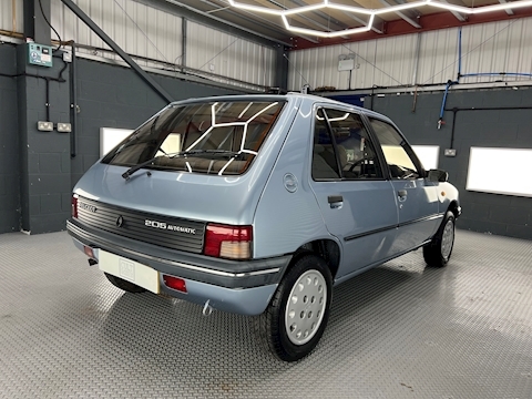 Automatic 1580 5dr Hatchback