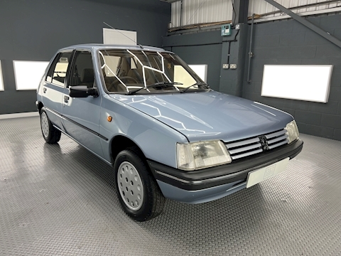 Automatic 1580 5dr Hatchback