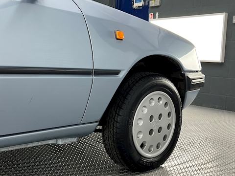 Automatic 1580 5dr Hatchback