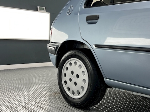 Automatic 1580 5dr Hatchback