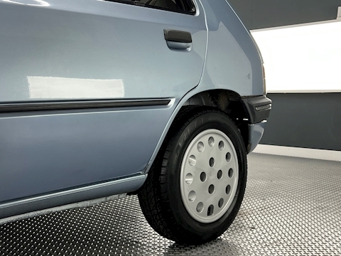 Automatic 1580 5dr Hatchback