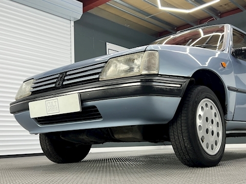 Automatic 1580 5dr Hatchback