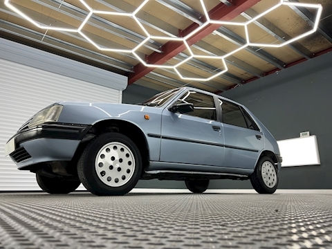 Automatic 1580 5dr Hatchback