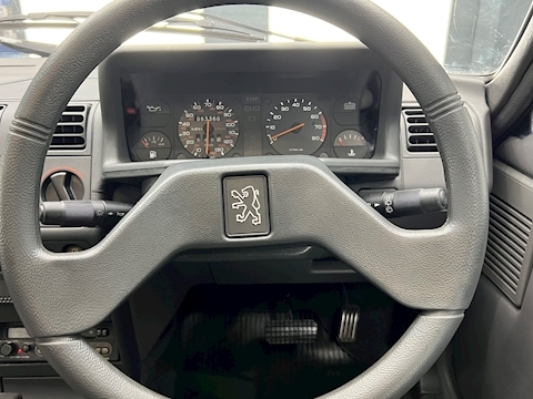 Automatic 1580 5dr Hatchback