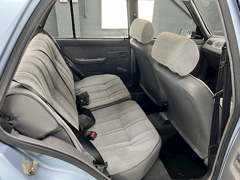 Automatic 1580 5dr Hatchback