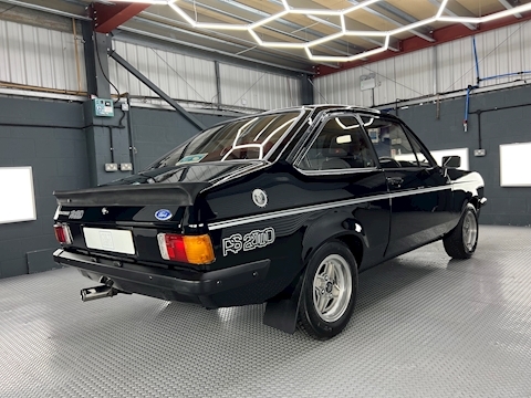 RS2000 1998 2dr Saloon Manual Petrol