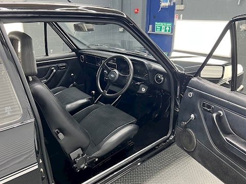 RS2000 1998 2dr Saloon Manual Petrol