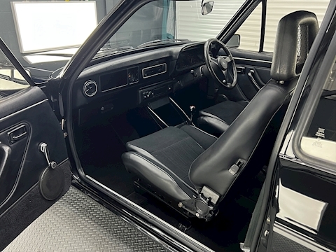 RS2000 1998 2dr Saloon Manual Petrol