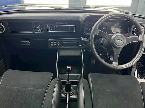 RS2000 1998 2dr Saloon Manual Petrol