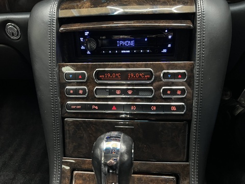 6.7 V8 Saloon 4dr Petrol Automatic