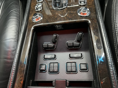 6.7 V8 Saloon 4dr Petrol Automatic