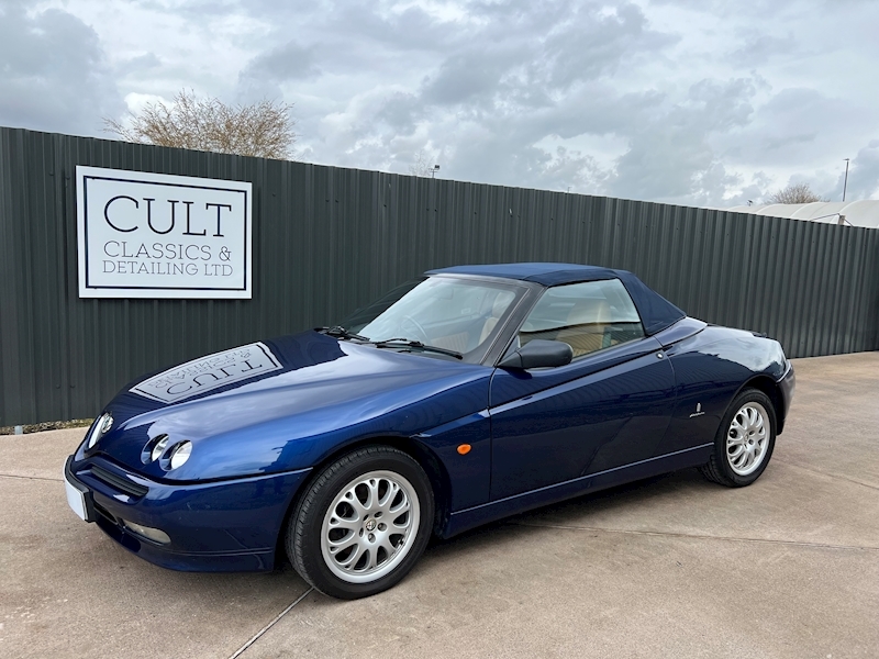 T.Spark Lusso 16V 2.0 2dr Convertible Manual Petrol