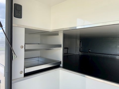 PRB R320 Auto 7.7 Livestock carrier Automatic Diesel