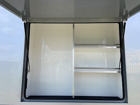 PRB R320 Auto 7.7 Livestock carrier Automatic Diesel