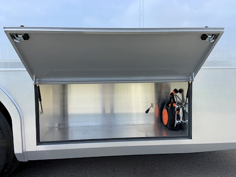 PRB R320 Auto 7.7 Livestock carrier Automatic Diesel