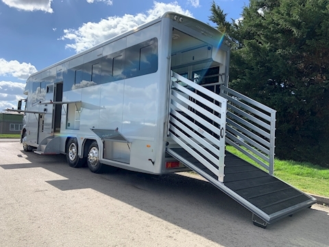 PRB R320 Auto 7.7 Livestock carrier Automatic Diesel