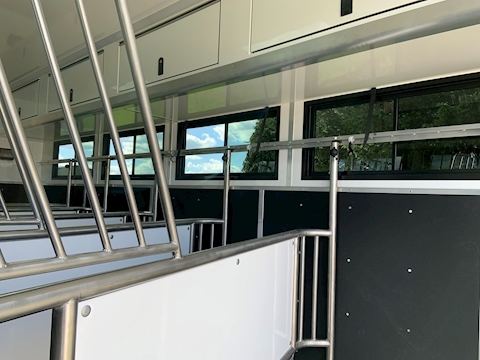 PRB R320 Auto 7.7 Livestock carrier Automatic Diesel