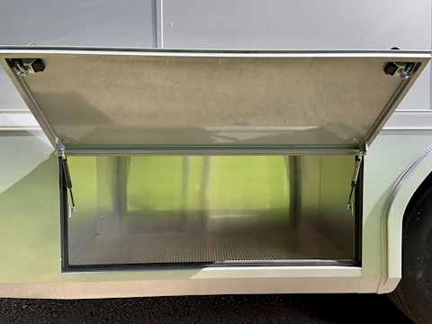 PRB R320 Auto 7.7 Livestock carrier Automatic Diesel