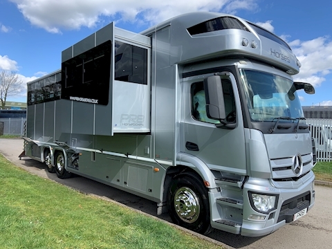 PRB R320 Auto 7.7 Livestock carrier Automatic Diesel