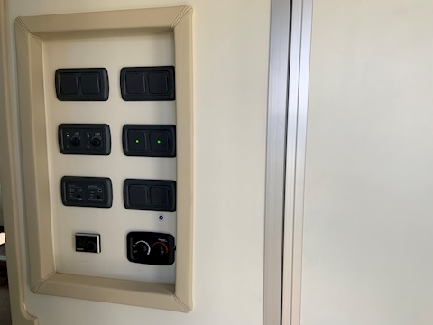 PRB R320 Auto 7.7 Livestock carrier Automatic Diesel