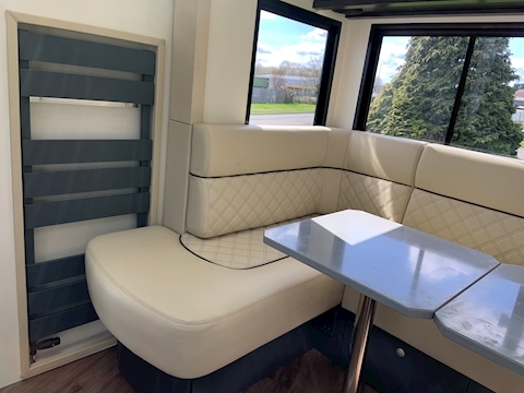 PRB R320 Auto 7.7 Livestock carrier Automatic Diesel