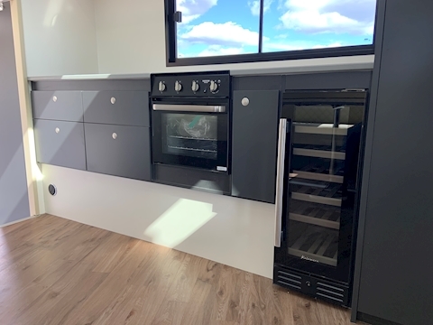 PRB R320 Auto 7.7 Livestock carrier Automatic Diesel