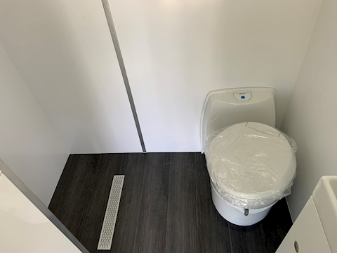 PRB R320 Auto 7.7 Livestock carrier Automatic Diesel