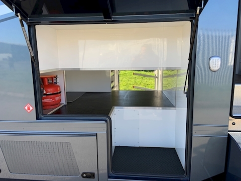 PRB R176 Auto 4.5 Livestock carrier Automated Diesel