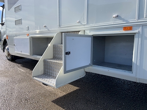 4 Horse Manual 12.0 Livestock Carrier Manual Diesel