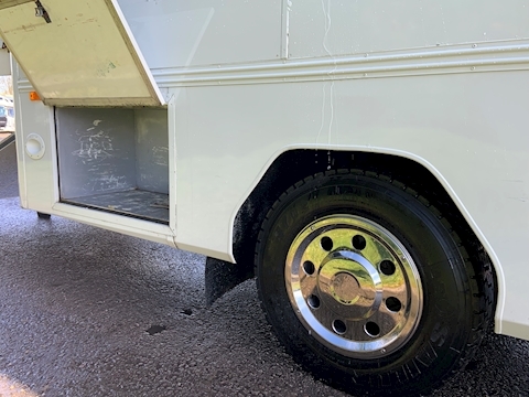 4 Horse Manual 12.0 Livestock Carrier Manual Diesel