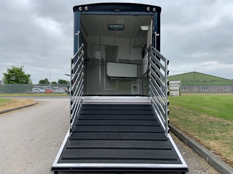 PRB R170 Auto 4.5 Livestock Carrier Semi Auto Diesel