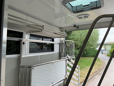 PRB R170 Auto 4.5 Livestock Carrier Semi Auto Diesel