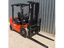 EP EFL302 Electric Forklift