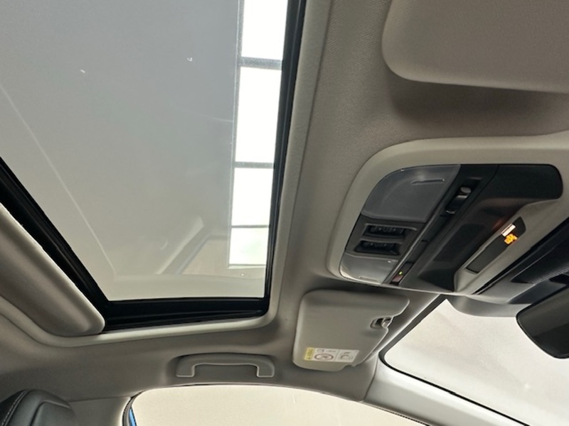 Subaru 2.0 e-Boxer Touring SUV 5dr Petrol Hybrid Lineartronic 4WD Euro 6 (s/s) (136 ps)