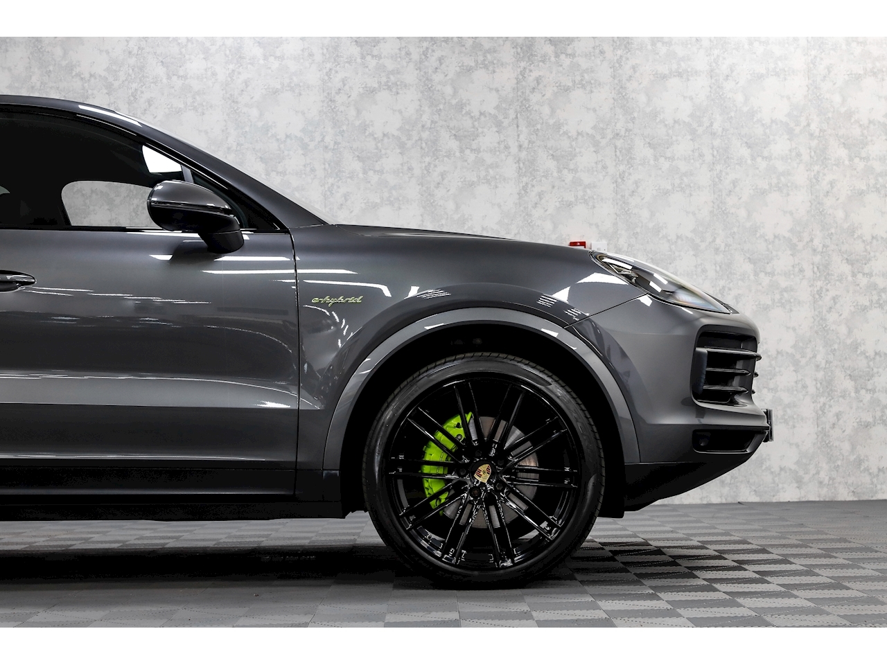 Used 2019 Porsche Cayenne V6 E-Hybrid For Sale In West Yorkshire (U147 ...