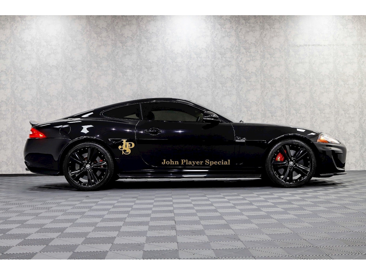 Black Jaguar・2点まとめ買い Used 2010 Jaguar XK 5.0 XKR 2d 510 BHP PLATE INCLUDED/FULL