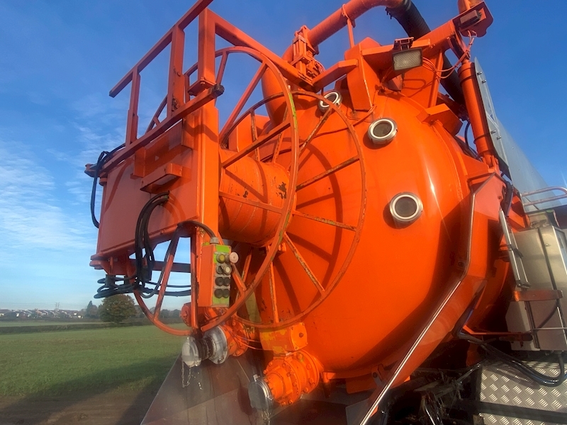 Mercedes-Benz Actros 3235 Hub Reduction Chassis Cab