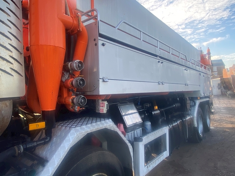 Mercedes-Benz Actros 3235 Hub Reduction Chassis Cab