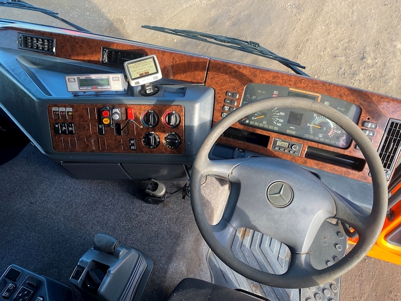 Mercedes-Benz Actros 3235 Hub Reduction Chassis Cab