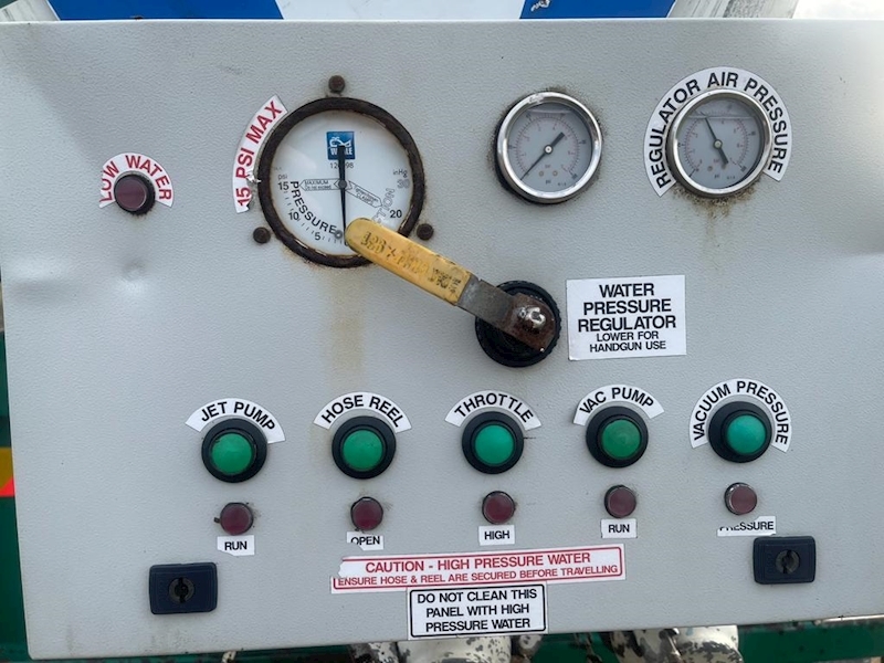 DAF Fitted with Whale Vac Tanker Tanker 