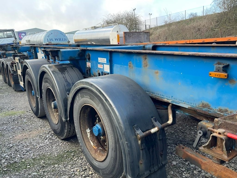 Dennison Skeletal Trailer