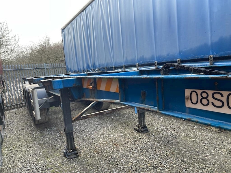Dennison Skeletal Trailer