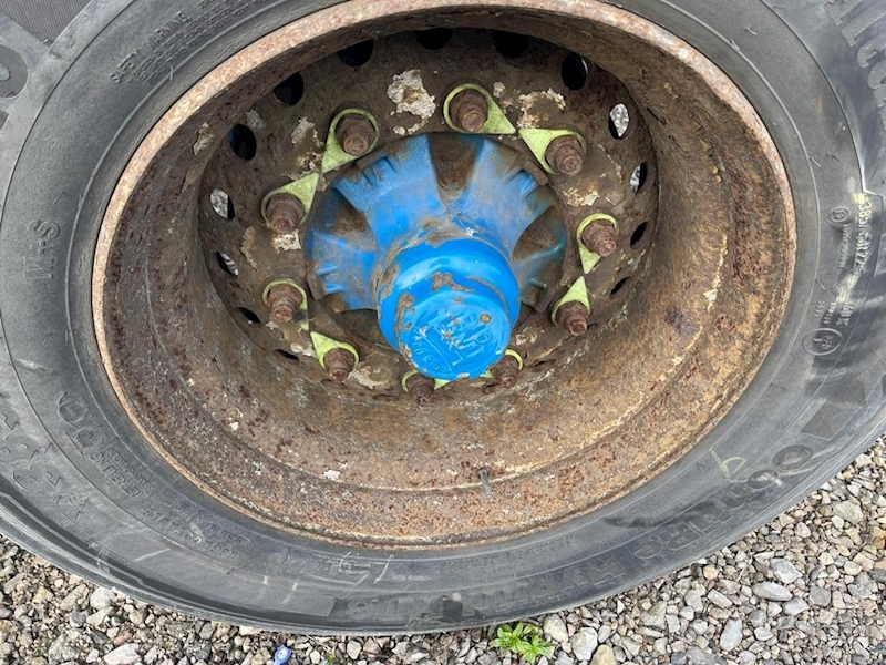 Dennison Skeletal Trailer