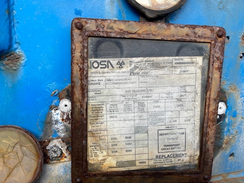 Dennison Skeletal Trailer