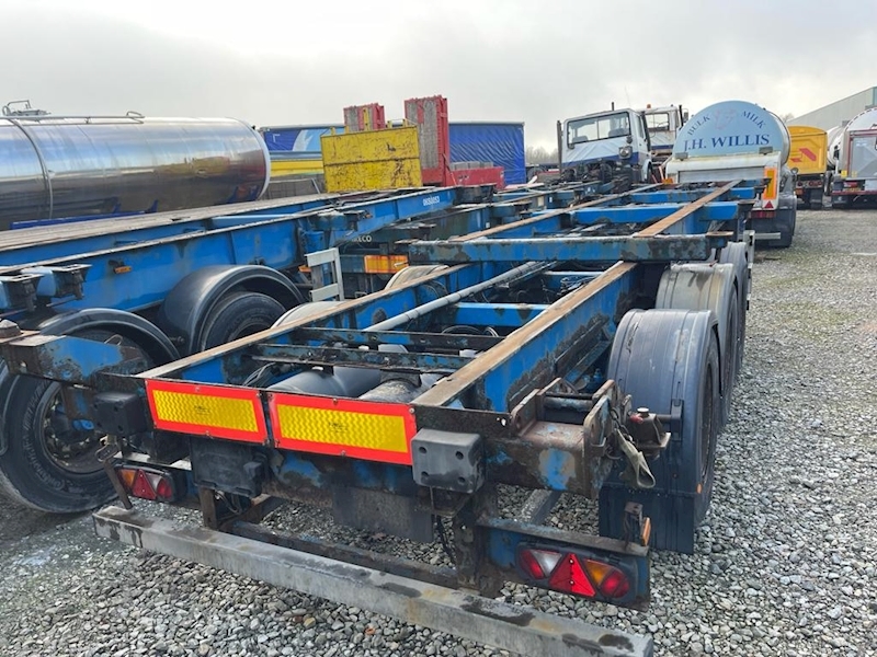 Dennison Skeletal Trailer