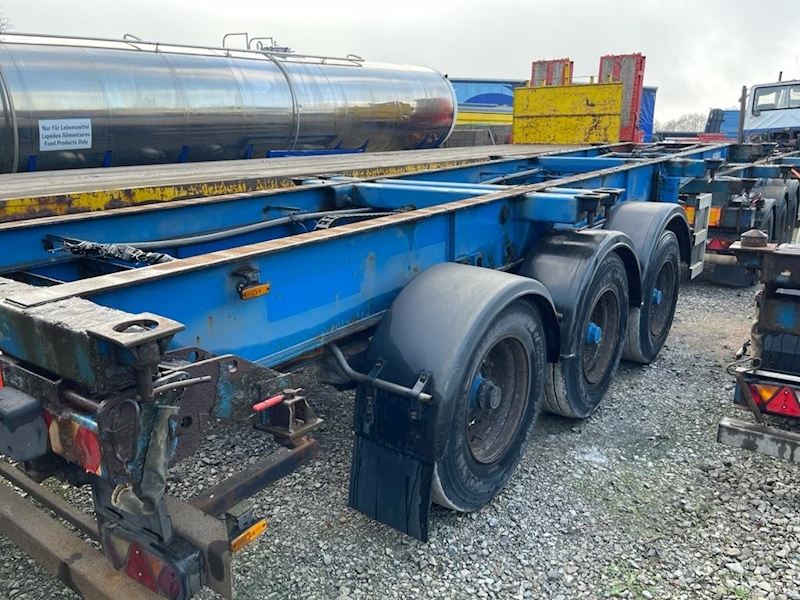 Dennison Skeletal Trailer