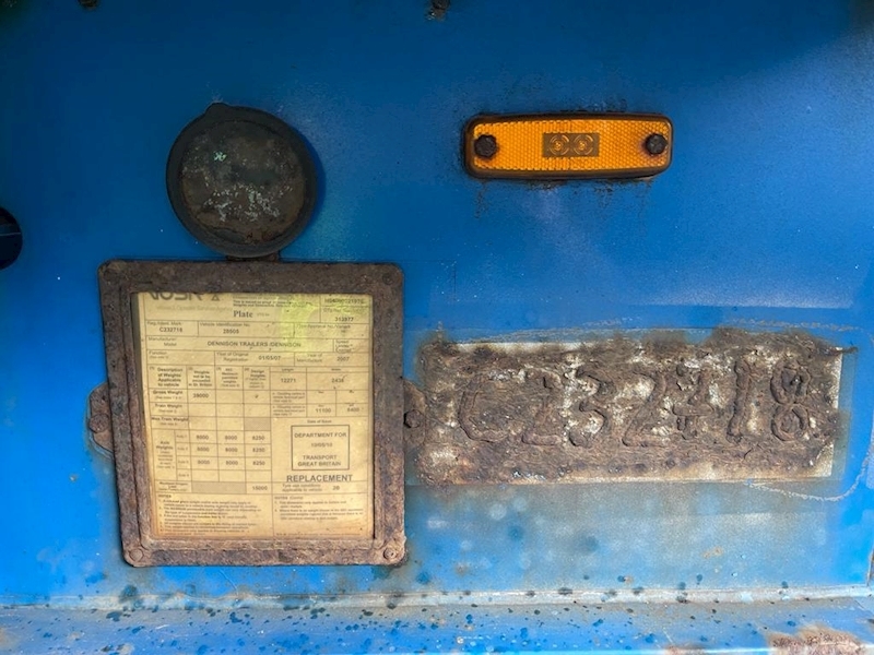 Dennison Skeletal Trailer