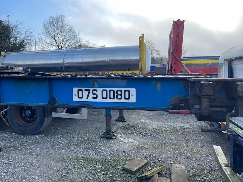 Dennison Skeletal Trailer