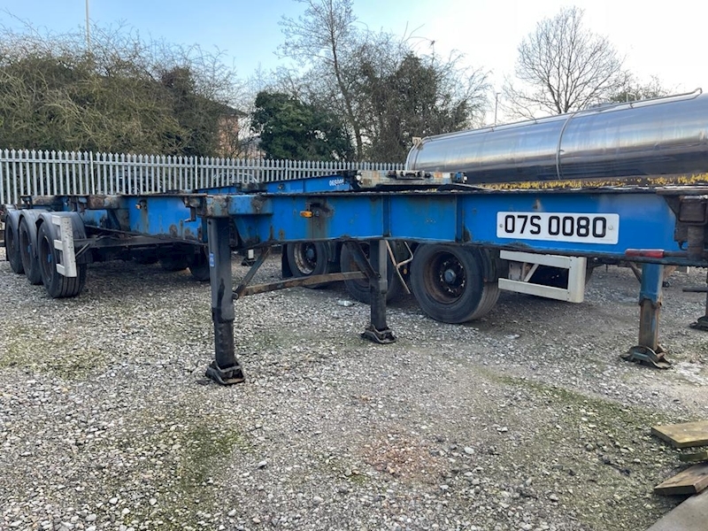 Dennison Skeletal Trailer