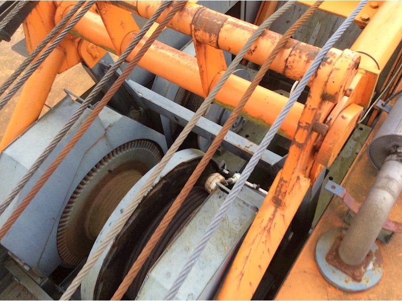 Hitachi KH125 Crawler Crane